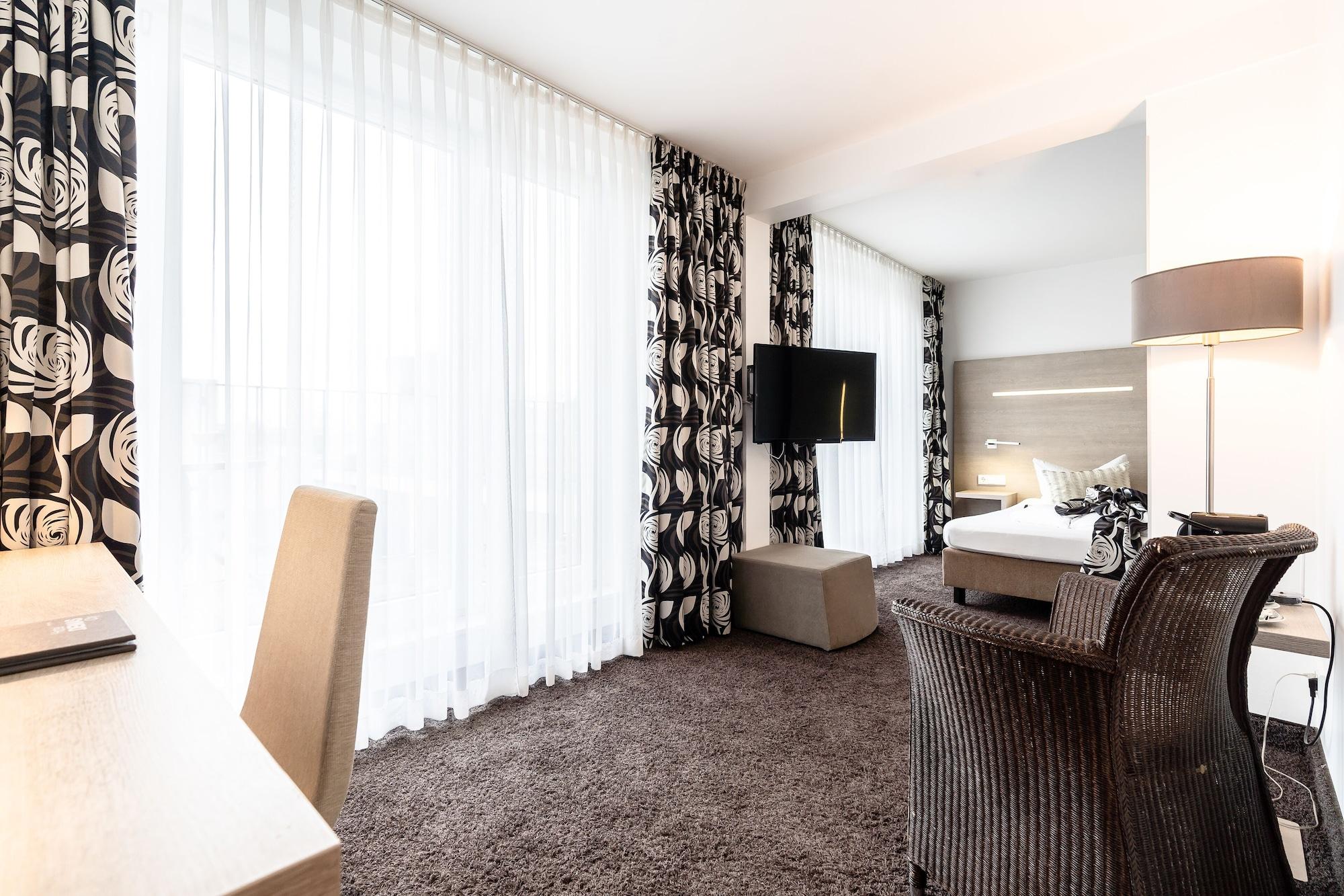 Demas 3* Munich